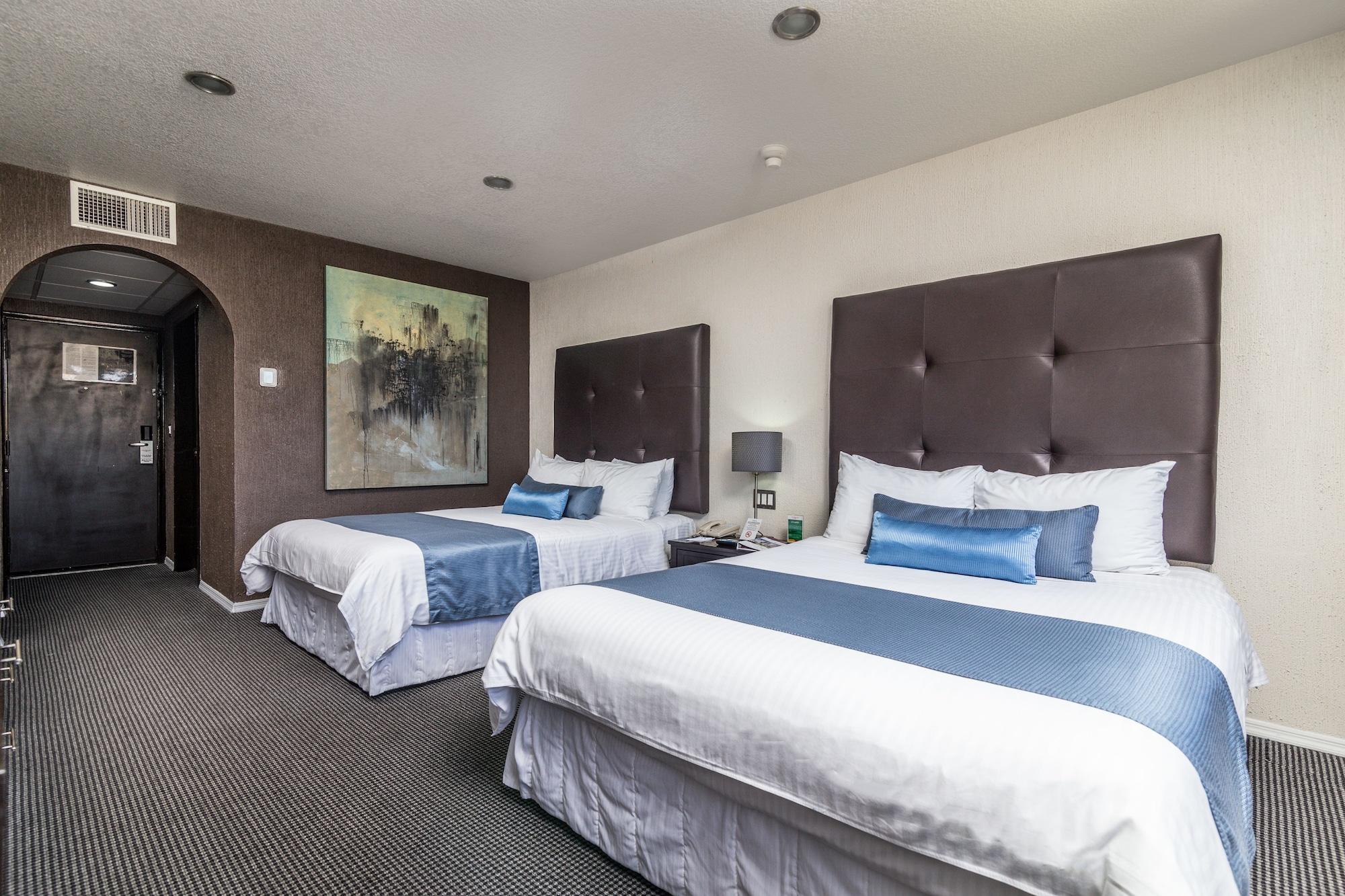 Pueblo Amigo Hotel Plaza Y Casino Tijuana Bagian luar foto