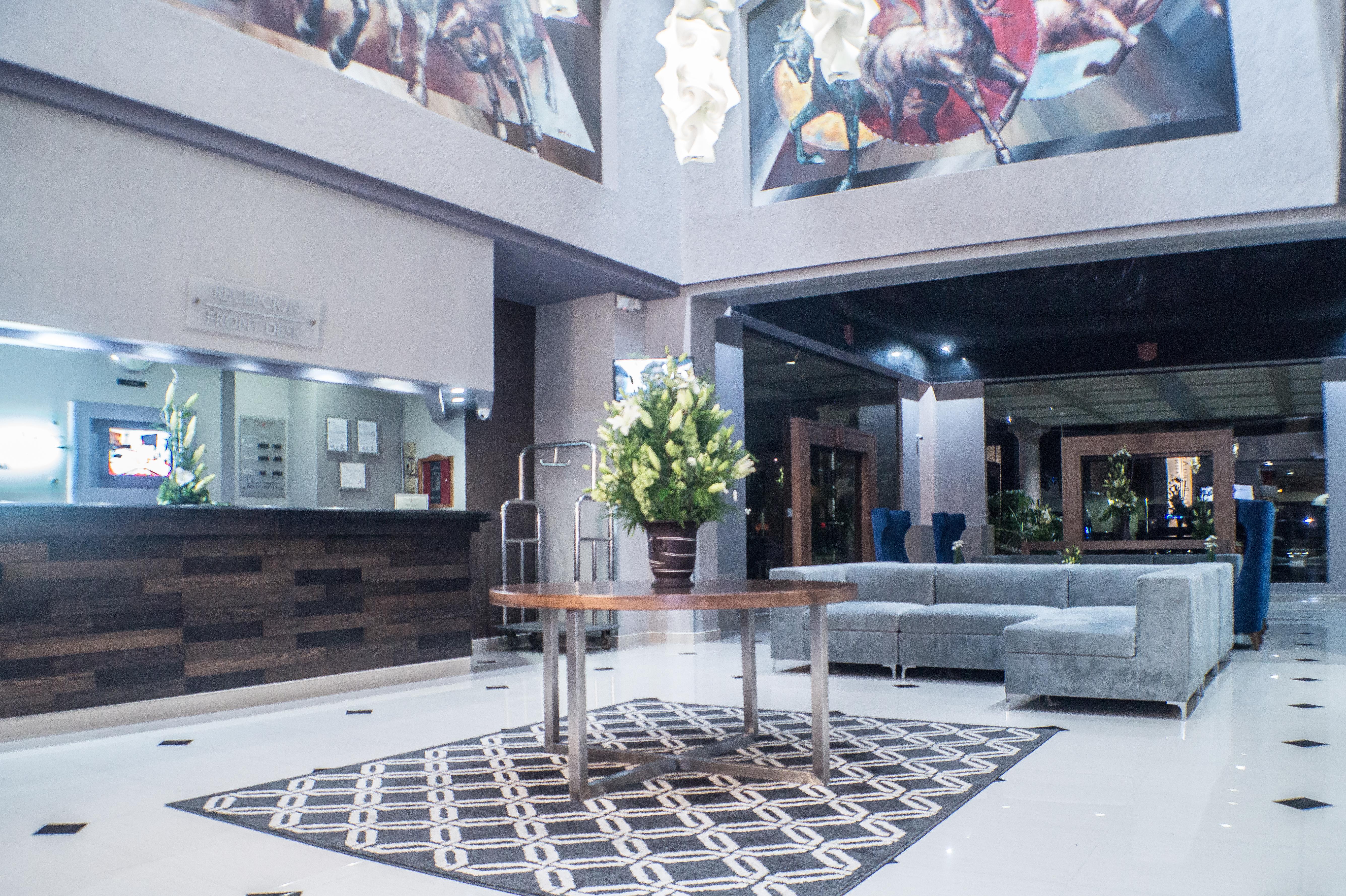 Pueblo Amigo Hotel Plaza Y Casino Tijuana Bagian luar foto