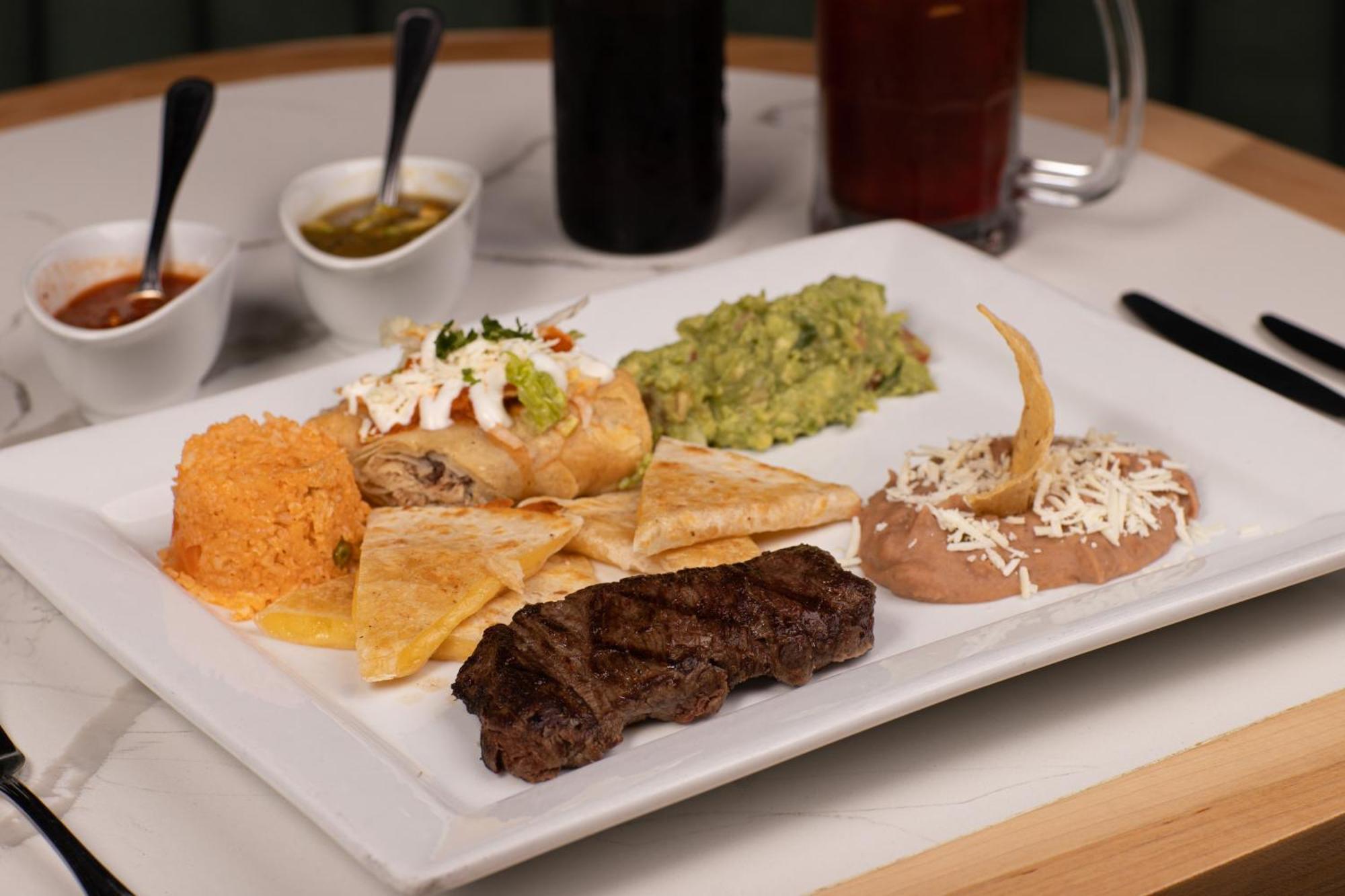 Pueblo Amigo Hotel Plaza Y Casino Tijuana Bagian luar foto
