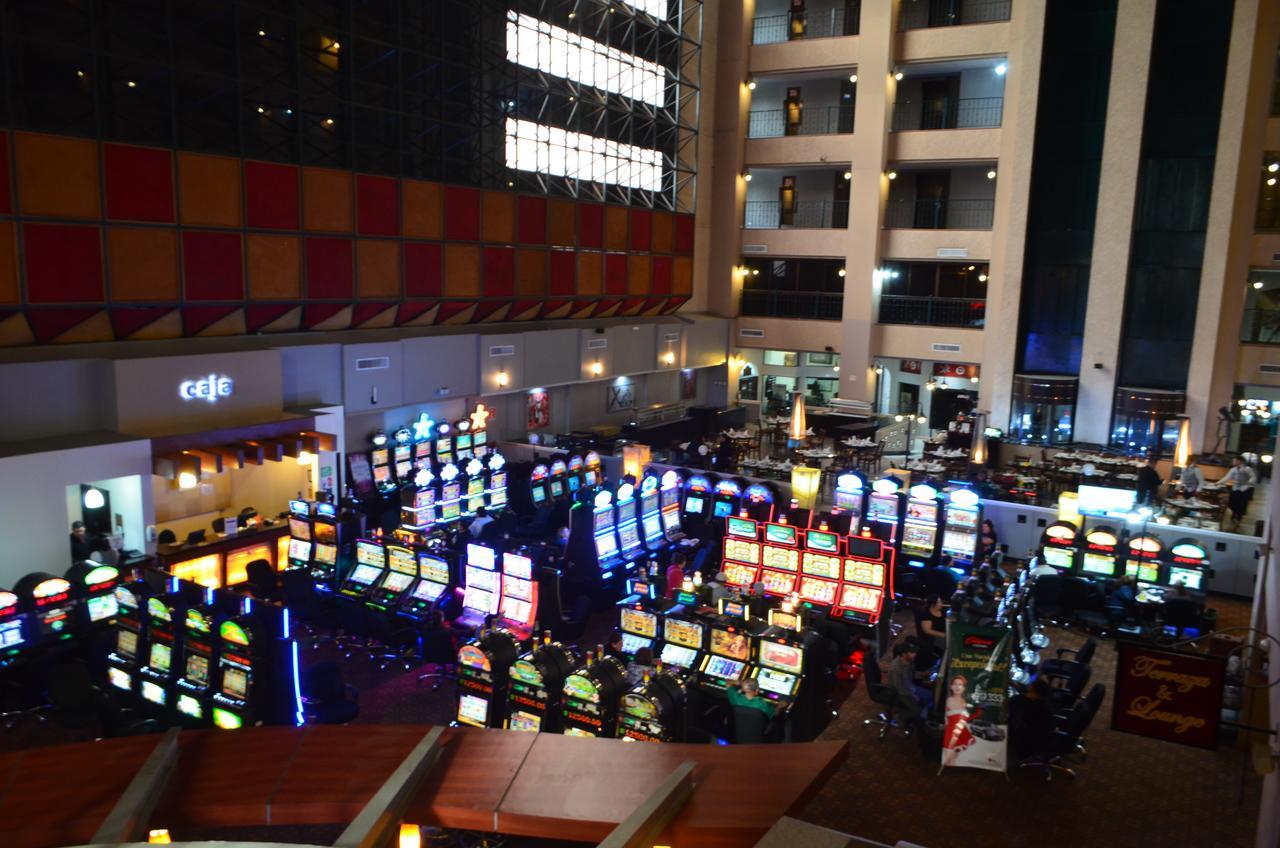 Pueblo Amigo Hotel Plaza Y Casino Tijuana Bagian luar foto