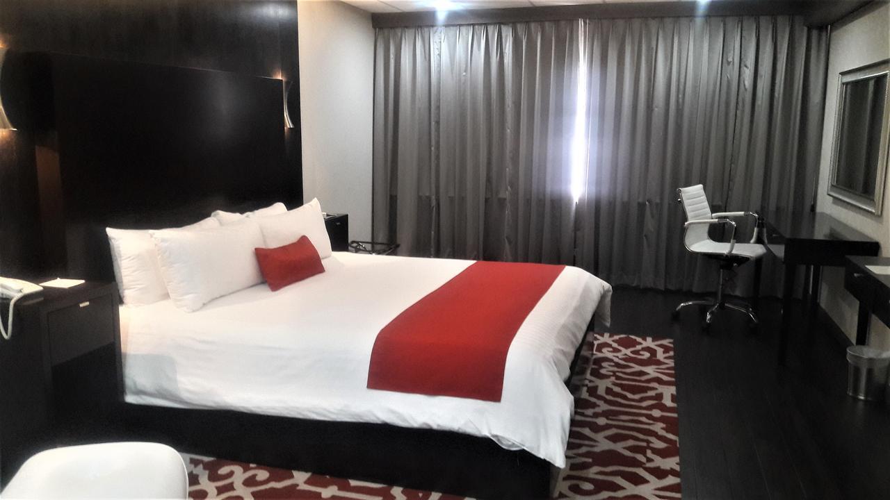 Pueblo Amigo Hotel Plaza Y Casino Tijuana Bagian luar foto