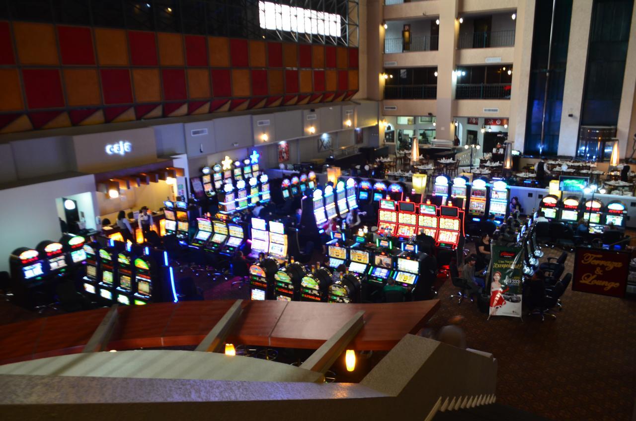 Pueblo Amigo Hotel Plaza Y Casino Tijuana Bagian luar foto